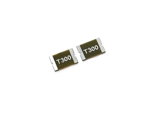 SMT 3225 μετρική επιφάνεια τοποθετεί την επανατοποθετήσιμη πολυμερές PTC θερμική αντίσταση 1210 0.1A 30V MicroSMD για τη θερμική προστασία κυκλωμάτων