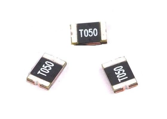 Οι συμπαγείς σειρές 1812 ίχνος 4.6x3.2mm σχεδίου MSMD επιφάνεια 4532 SMT τοποθετούν PTC την επανατοποθετήσιμη θρυαλλίδα 6-60VDC 0.1-3A