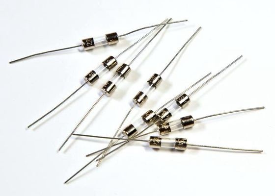 Χαμηλό σπάζοντας εναλλασσόμενο ρεύμα 250V 3.15A 4x11mm ικανότητας να ενεργήσει γρήγορος-χτυπήματος αξονικός σωλήνας θρυαλλίδων γυαλιού μολύβδου με UL cUL VDE CQC εγκεκριμένος