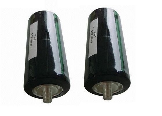 Έξοχοι πυκνωτές πυκνωτών 2.7V 3000F στρώματος EDLC ηλεκτρικοί διπλοί με περασμένο κλωστή τελικό χαμηλό ESR Ultracapacitors
