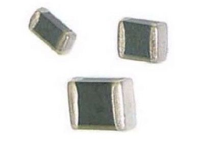 SMD 0402 κανονικό κύματος προστασίας Varistor μεταλλικών οξειδίων τσιπ MOV πολυστρωματικό 14V 10A 1005 παροδικοί καταπιεστές τάσης