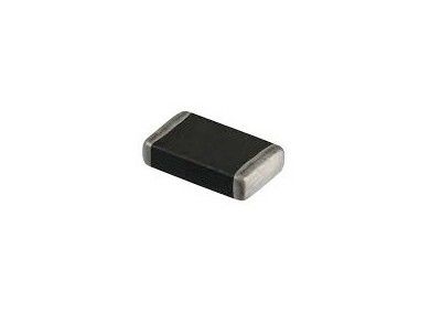 Η χαμηλή τάση SMD 1812 πολυστρωματικά Varistors μεταλλικών οξειδίων τσιπ MVR1812-390H 39V 800A 2500pF 3.1J 4532 μετρική επιφάνεια τοποθετεί
