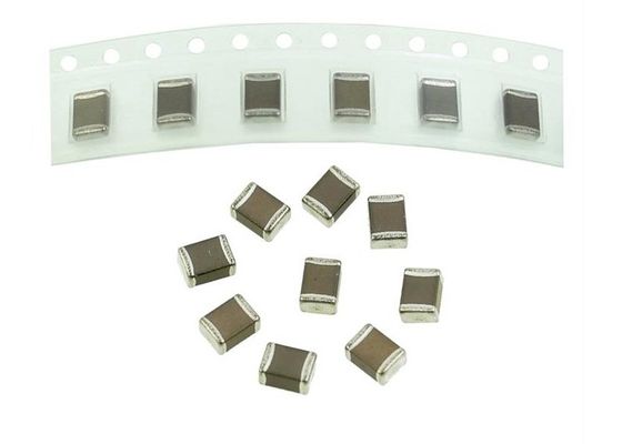 Η χαμηλή τάση SMD 1812 πολυστρωματικά Varistors μεταλλικών οξειδίων τσιπ MVR1812-390H 39V 800A 2500pF 3.1J 4532 μετρική επιφάνεια τοποθετεί