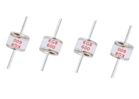 KG8 η σειρά GDT 8x6mm ανάφλεξη 2 ηλεκτροδίων μετατροπής σπινθήρων χασμάτων 110V-800V ανασχετικών μέσων κύματος ΈΚΡΥΨΕ τους λαμπτήρες